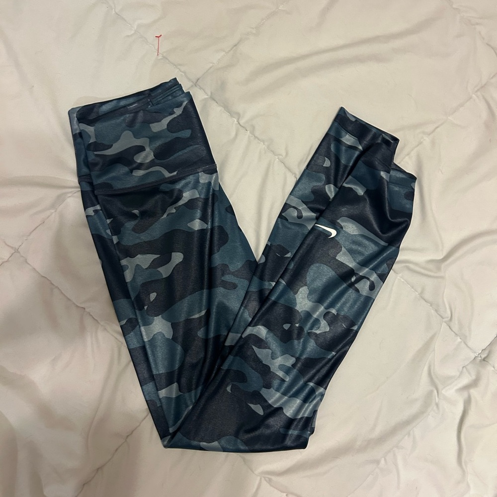 Nike camouflage leggings